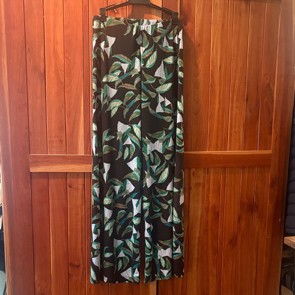 Leaf Print Wide Leg Pants